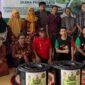 Tim pengabdian masyarakat UMY dan UNAD dalam seminar edukasi sekaligus penyerahan bantuan akuaponik di Masjid Al Ittihad, Sleman. (Dok UMY)