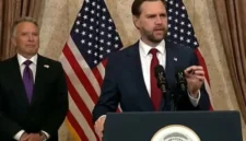 
Wakil Presiden JD Vance menyampaikan pidato di Islamabad, Pakistan. (Tangkapan layar Youtube-The White House)