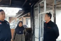 Anggota Komisi II DPRD Kota Bekasi, Anton, di Stasiun Pengisian Bulk Elpiji (SPBE) di Jalan Cinyosog, Kelurahan Cimuning, Kecamatan Mustikajaya.