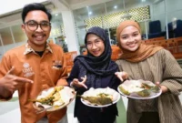 Program 'Makan Siang Berkah', memastikan pegawai UMY tidak melewatkan makan siang. (Dok UMY)