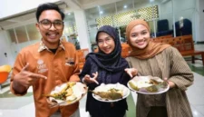 Program 'Makan Siang Berkah', memastikan pegawai UMY tidak melewatkan makan siang. (Dok UMY)