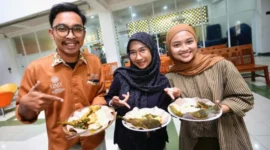 Program 'Makan Siang Berkah', memastikan pegawai UMY tidak melewatkan makan siang. (Dok UMY)