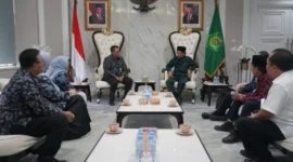 Menteri Agama Nasaruddin Umar saat menerima audiensi Direktur RS UIN, Syaifullah, di Kantor Kementerian Agama, Lapangan Banteng, Jakarta, Kamis (9/4/2026). (Humas Kemenag)