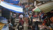 Caption : Aktivitas pelaku UMKM di pasar pagi Aceh Tamiang, dok Antara/Nova Wahyudi