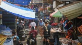 Caption : Aktivitas pelaku UMKM di pasar pagi Aceh Tamiang, dok Antara/Nova Wahyudi