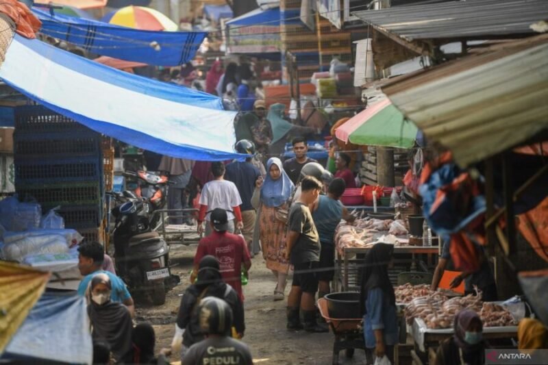 Caption : Aktivitas pelaku UMKM di pasar pagi Aceh Tamiang, dok Antara/Nova Wahyudi