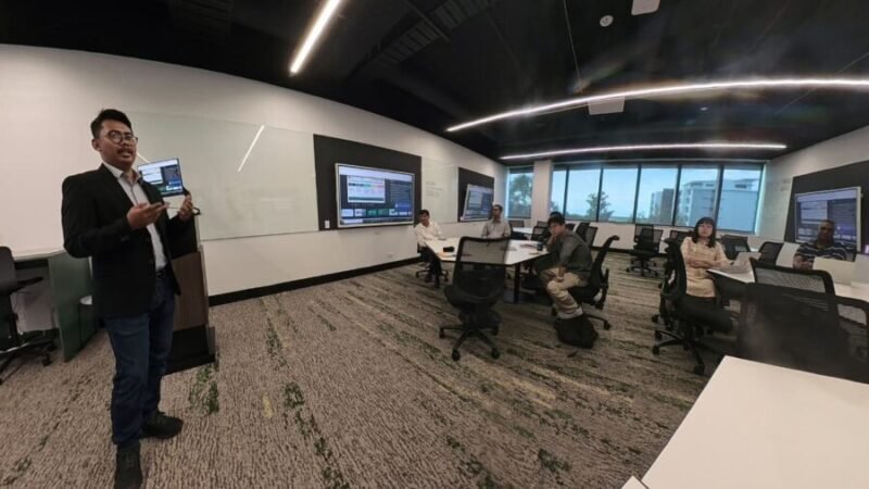 Dosen FEB UMY saat menjadi guest lecture di Charles Darwin University Australia.