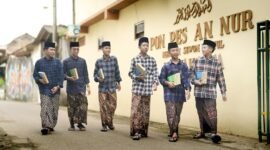 Santri berangkat mengaji