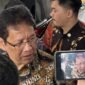 Menteri Keuangan Purbaya menjawab pertanyaan wartawan di komplek Kantor Kemenkeu Jakarta. (Antara Foto)