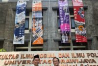 SOLID-Ketua IKASPS UNNES, Irjend Pol Dr Susilo Teguh R, M.Si (kaos putih pakai peci) & Ketua Ikatan Peneliti Lingkungan Binaan Indonesia, Dr Susilo Kusdiwanggo, ST. MT (kemeja hitam). (Foto Ist).