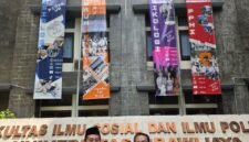 SOLID-Ketua IKASPS UNNES, Irjend Pol Dr Susilo Teguh R, M.Si (kaos putih pakai peci) & Ketua Ikatan Peneliti Lingkungan Binaan Indonesia, Dr Susilo Kusdiwanggo, ST. MT (kemeja hitam). (Foto Ist).