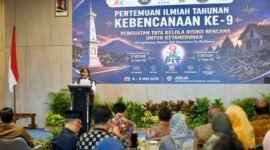 Ketua IABI menyampaikan sambutan dalam pembukaan Pertemuan Ilmiah Tahunan Kebencanaan ke-9 di Ballroom University Hotel UMY, Rabu (6/5)