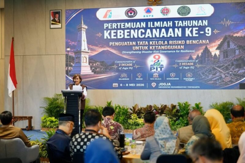 Ketua IABI menyampaikan sambutan dalam pembukaan Pertemuan Ilmiah Tahunan Kebencanaan ke-9 di Ballroom University Hotel UMY, Rabu (6/5)
