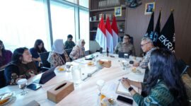 Menteri Ekonomi Kreatif, Teuku Riefky Harsya, menerima audiensi Duta Besar RI untuk Kerajaan Belgia terakreditasi Keharyapatihan Luksemburg dan Uni Eropa, Y.M. Andy Rachmianto, di Kantor Kementerian Ekraf, Jakarta, Jumat (8/5/2026).