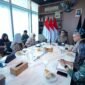 Menteri Ekonomi Kreatif, Teuku Riefky Harsya, menerima audiensi Duta Besar RI untuk Kerajaan Belgia terakreditasi Keharyapatihan Luksemburg dan Uni Eropa, Y.M. Andy Rachmianto, di Kantor Kementerian Ekraf, Jakarta, Jumat (8/5/2026).