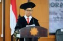 Guru Besar  Bidang Ilmu Pembangunan Pertanian Berkelanjutan UMY, Prof. Dr. Triyono, S.P., M.P., saat menyampaikan orasi ilmiahnya di UMY pada Sabtu (09/05/2026)