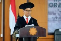 Guru Besar  Bidang Ilmu Pembangunan Pertanian Berkelanjutan UMY, Prof. Dr. Triyono, S.P., M.P., saat menyampaikan orasi ilmiahnya di UMY pada Sabtu (09/05/2026)