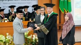 Penganugerahan UMY Awards 2026 kepada Shamsi Ali, Imam Masjid New York, USA