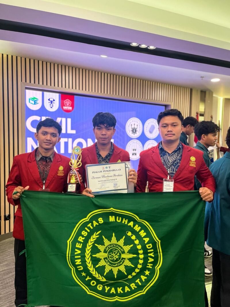 Foto tim WERKUDARA UMY yang berhasil meraih juara 2 dalam Lomba Beton Nasional yang diselenggarakan oleh Universitas Tarumanagara, Jakarta