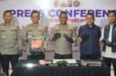 Kapolres OKI AKBP Eko Rubiyanto memberikan keterangan terkait pengungkapan kasus penembakan yang menewaskan remaja 18 tahun di Kecamatan Mesuji. (Istimewa)
