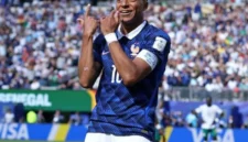 Pemain Prancis Kylian Mbappe merayakan golnya ke gawang Senegal dalam laga penyisihan Grup I Piala Dunia 2026 di Stadion MetLife, New Jersey, Selasa (16/6/2026) waktu setempat. (X/FifaWorldCup)