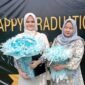 Latipah Syihaburohmah bersama ibunda. (Dokpri)