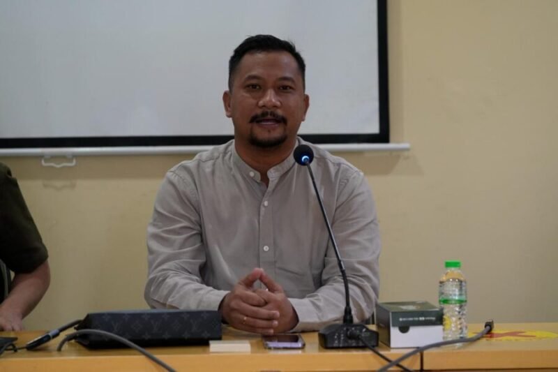 Foto pemilik PT. Indonesia Plafon Semesta, Adit Setiawan
