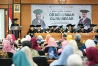 Guru Besar UMY bidang ortodonti, Prof. Dr. drg. Tita Ratya Utari, Sp.Ort saat menyampaikan orasi ilmiah pengukuhan guru besarnya di UMY