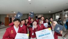 Tim Spectra Blood UMY dan Tim MacroPix yang berhasil sabet Gold Medal dan Best Innovation Award di SPARK 2026