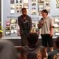Chairul Mukmin juara pertama SUCI musim ke-12 saat melakukan open mic bersama komunitas Stand Up UMY di R3 Cafe, Kasihan, Bantul