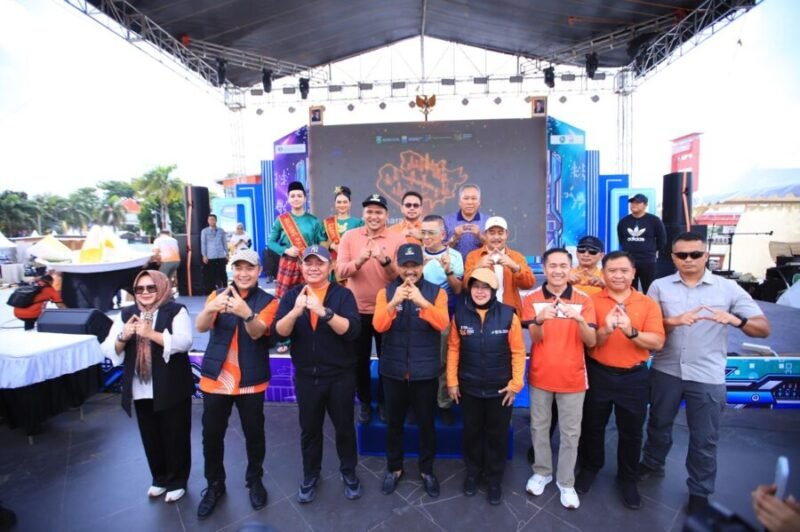 Gubernur Herman Deru Beserta Jajaran Kompak Sosialisasikan Lambang Sensus Ekonomi 2026 di Palembang