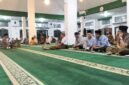 Kajian rutin kepada jamaah binaan Masjid Jenderal Sudirman Demangan, Yogyakarta, Penghulu KUA Mantrijeron menekankan moderasi beragama melalui Kitab Al-Adzkar. (Istimewa)