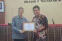 UMY menerima penghargaan Anugerah Kerja Sama Diktisaintek Tahun 2026 untuk kategori Perguruan Tinggi dengan Kerja Sama Pemerintah/Lembaga Swadaya Masyarakat Paling Berdampak.
