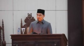 Achmad Dimyati Natakusumah menyampaikan Pendapat Gubernur dalam Rapat Paripurna DPRD Provinsi Banten di Gedung DPRD Provinsi Banten,