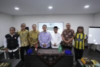 Rektor UMY (3 dari kiri foto) bersama Ketua LPO PP Muhammadiyah dan Persejasi
