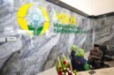 Ketum PP Muhammadiyah, Prof. Haedar Nashir berbincang bersama siswi SD Muhammadiyah Sapen di Gedung Muhammadiyah Sapen Universal School (MSUS)