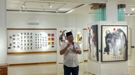 Irjen Pol Dr Susilo Teguh R, memberikan sambutan saat pembukaan Pameran tunggal karya Komjen Pol Prof Dr Cryshnanada DL, M.Si. (Foto Ist).