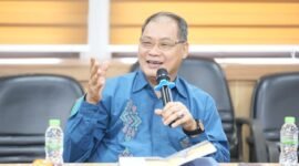 Foto Rektor UMY dalam forum FGD PTS DIY di UMY
