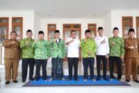 Gubernur Banten berfoto bersama pengurus DMI Provinsi Banten saat menerima kunjungan kerja di Gedung Negara Provinsi Banten