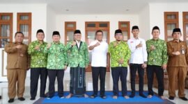 Gubernur Banten berfoto bersama pengurus DMI Provinsi Banten saat menerima kunjungan kerja di Gedung Negara Provinsi Banten