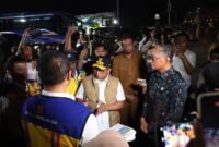 Andra Soni mendampingi Menteri Pekerjaan Umum (PU) RI Dody Hanggodo saat meninjau ruas Jalan Serdang–Bojonegara–Merak di Jalan Raya Bojonegara, Kabupaten Serang