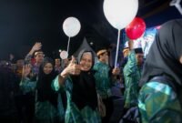 Kafilah dari salah satu kabupaten mengikuti pawai ta'aruf pada pembukaan Musabaqah Tilawatil Qur'an (MTQ) XXIII Provinsi Banten di Kawasan Pusat Pemerintahan Provinsi Banten (KP3B), Curug, Kota Serang
