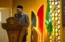 Direktur Al Islam dan Kemuhammadiyahan UMY, Taufiqur Rahman, S.IP., M.A., Ph.D., memberikan apresiasi dalam sambutannya kepada residen Unires UMY yang lulus program pembinaan
