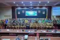 Marindo Kurniawan berfoto bersama para peserta usai membuka Pelatihan Kepemimpinan Nasional (PKN) Tingkat II Angkatan XXIV Tahun 2026 di Gedung Pusiban, Kompleks Kantor Gubernur Lampung