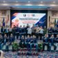 Jajaran pengurus Perkumpulan Besar Padel Indonesia (PBPI) Provinsi Lampung masa bakti 2025-2029 foto bersama Sekretaris Daerah Provinsi Lampung usai upacara pengukuhan dan pelantikan di Balai Keratun