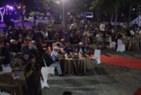 Sekretaris Daerah Provinsi Lampung bersama jajaran dan masyarakat menyaksikan pertandingan dalam acara nonton bareng Piala Dunia FIFA 2026 di kawasan Pasar Kreatif dan Seni PKOR Way Halim, Bandar Lampung
