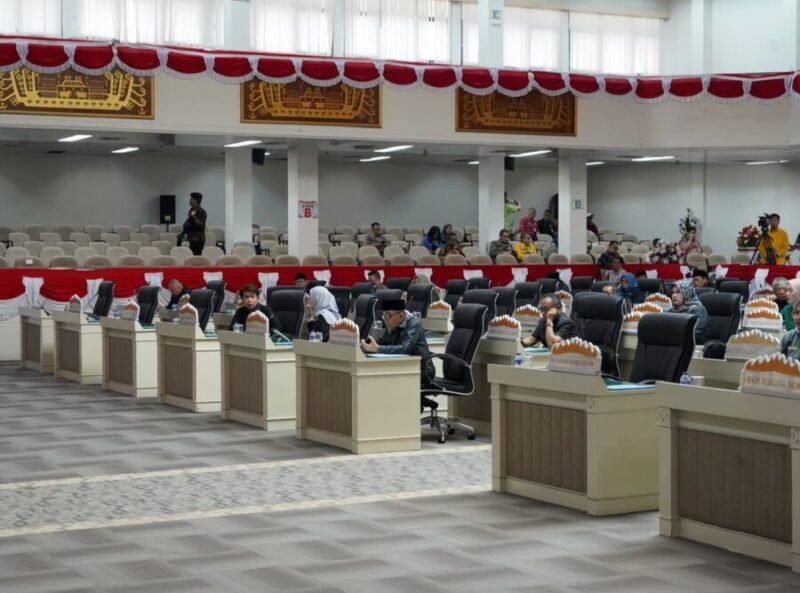 Suasana Rapat Paripurna Pembicaraan Tingkat I, Penyampaian Rancangan Peraturan Daerah (Raperda) tentang Pertanggungjawaban Pelaksanaan APBD Provinsi Lampung Tahun Anggaran 2025, Kamis (16/7/2026)
