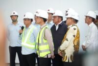 Wakil Presiden RI bersama Gubernur Sumatera Selatan meninjau perkembangan pembangunan PSEL Palembang untuk memastikan proyek berjalan sesuai target