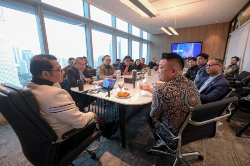 Menteri Ekonomi Kreatif/Kepala Badan Ekonomi Kreatif (Ekraf), Teuku Riefky Harsya, menerima audiensi Yayasan Odong Prestasi Indonesia di Kantor Kementerian Ekraf, Jakarta
