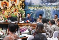 Agus Harimurti Yudhoyono memberikan keterangan pers usai memimpin Rapat Koordinasi Pengembangan Wilayah Bali di Gedung Wiswa Sabha, Denpasar